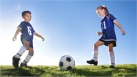 Practicarea sportului din frageda copilărie schimba modul de viață al micuților. Argumente pro și contra.